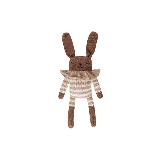 Main Sauvage - Kuscheltier "Bunny - Sand Striped Romper"