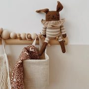 Main Sauvage - Kuscheltier "Bunny - Sand Striped Romper"