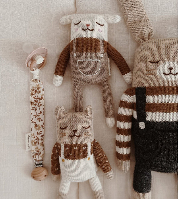 Main Sauvage - Kuscheltier "Kitten - Ecru Overalls"